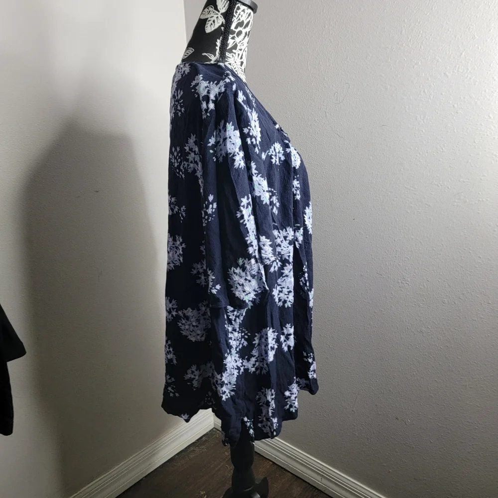 Lane Bryant floral design blouse - Picture 2 of 7